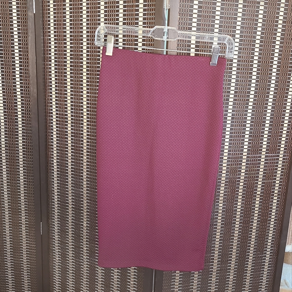 Forever 21 Pencil Skirt in Burgundy